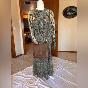 Vintage 90s Carole Little Black and Cream swing dress, cinched hip Size 12